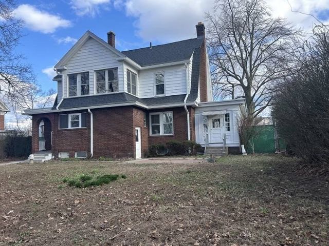 122 Bellevue Ave, Springfield, MA 01108