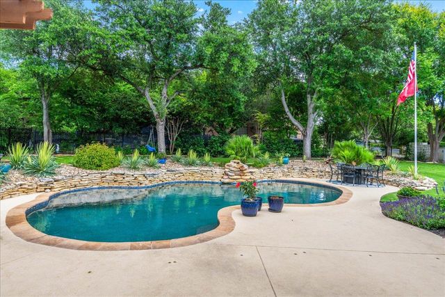 58 Cottondale RD, The Hills, TX 78738