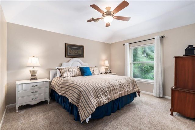 58 Cottondale RD, The Hills, TX 78738