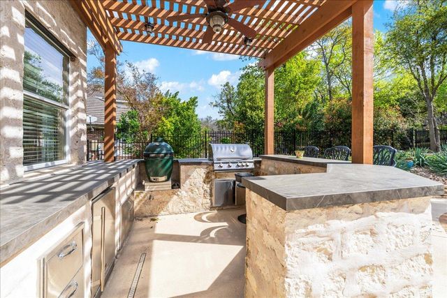 58 Cottondale RD, The Hills, TX 78738
