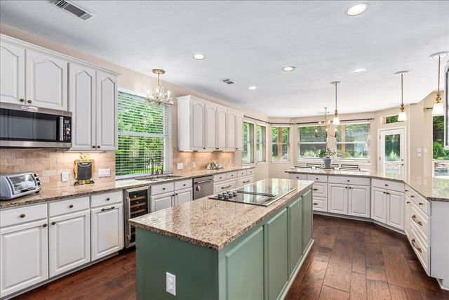 58 Cottondale RD, The Hills, TX 78738