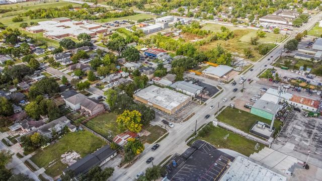 1018 Shaver Street, Pasadena, TX 77506