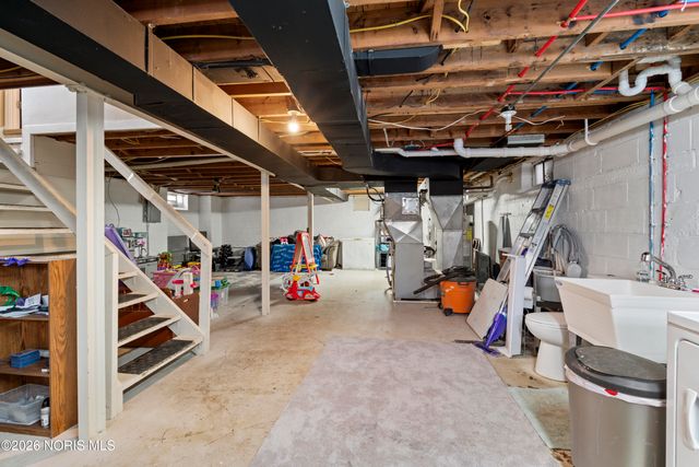 345 Hillside Drive, Rossford, OH 43460