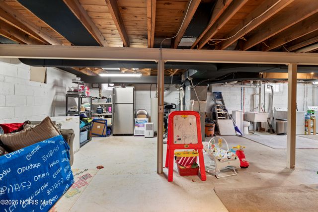 345 Hillside Drive, Rossford, OH 43460