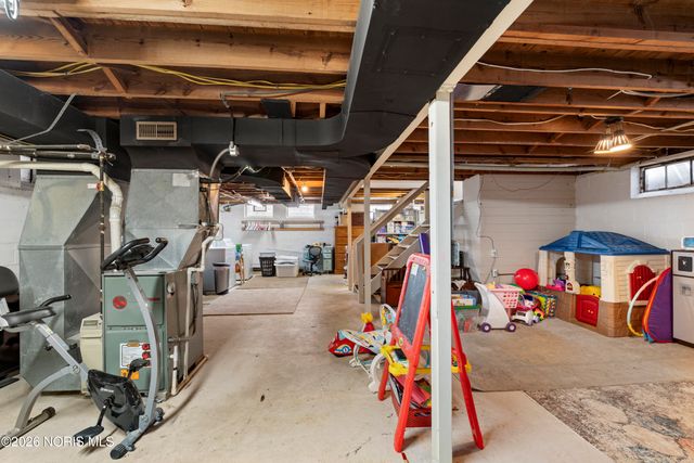 345 Hillside Drive, Rossford, OH 43460