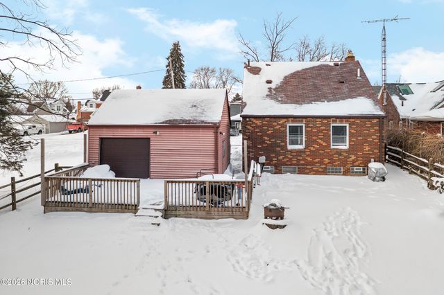 345 Hillside Drive, Rossford, OH 43460