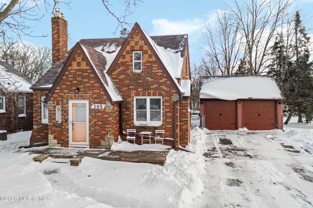 345 Hillside Drive, Rossford, OH 43460