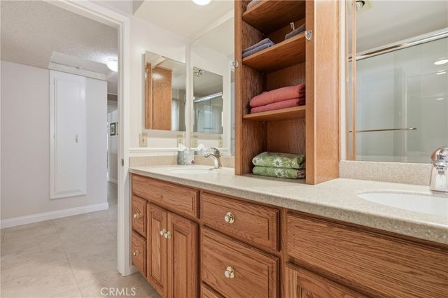 10400 Hanna Avenue, Chatsworth, CA 91311