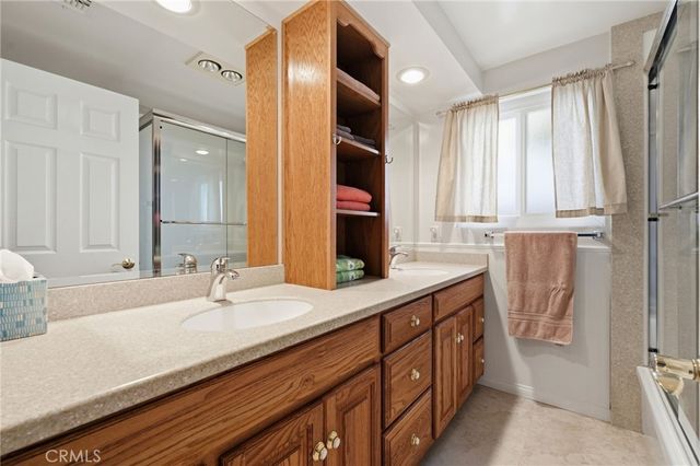 10400 Hanna Avenue, Chatsworth, CA 91311