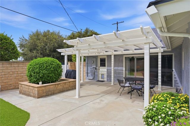 10400 Hanna Avenue, Chatsworth, CA 91311