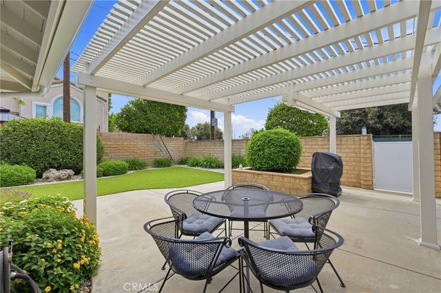 10400 Hanna Avenue, Chatsworth, CA 91311