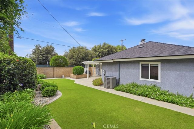 10400 Hanna Avenue, Chatsworth, CA 91311