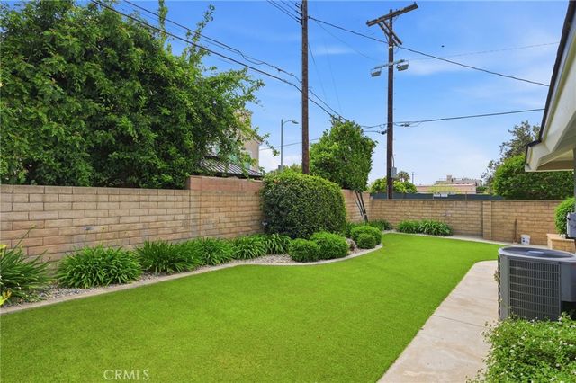 10400 Hanna Avenue, Chatsworth, CA 91311