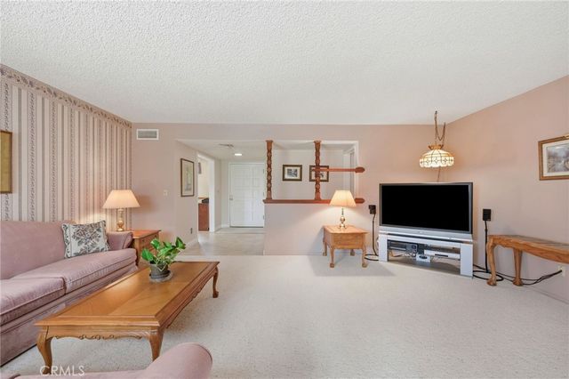 10400 Hanna Avenue, Chatsworth, CA 91311