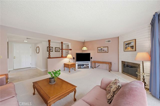 10400 Hanna Avenue, Chatsworth, CA 91311
