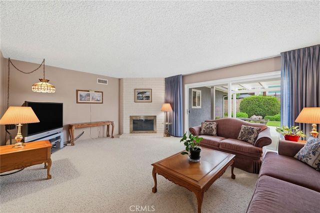 10400 Hanna Avenue, Chatsworth, CA 91311
