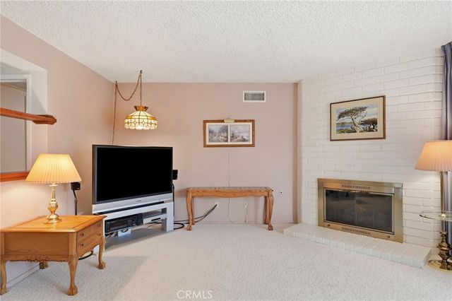 10400 Hanna Avenue, Chatsworth, CA 91311