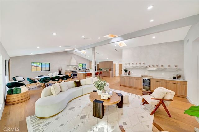5534 Pattilar Avenue, Woodland Hills, CA 91367