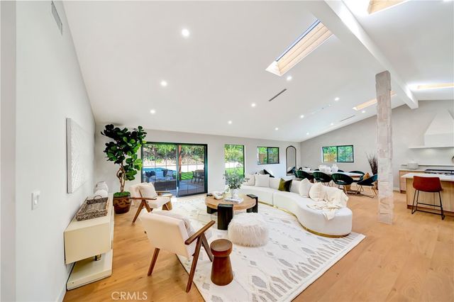 5534 Pattilar Avenue, Woodland Hills, CA 91367