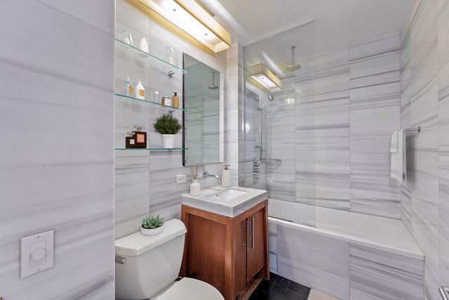 88 Greenwich St Apt 2009, New York City, NY 10006