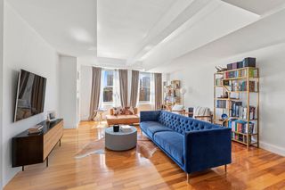 88 Greenwich St Apt 2009, New York City, NY 10006