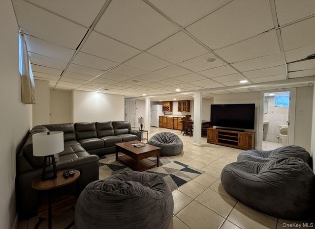 23 Center Drive, New Hyde Park, NY 11040