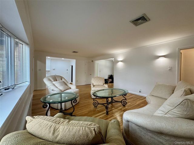 23 Center Drive, New Hyde Park, NY 11040