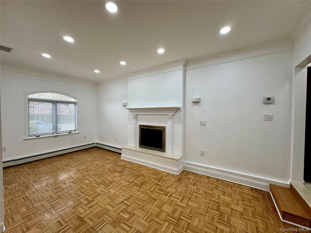 23 Center Drive, New Hyde Park, NY 11040