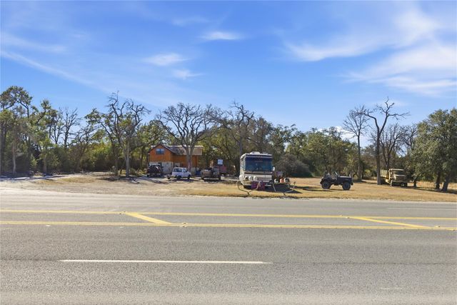 196 Southern DR, Johnson City, TX 78636