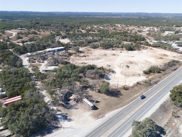 196 Southern DR, Johnson City, TX 78636