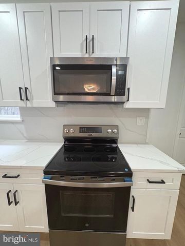 1919 E HUNTINGDON ST, Philadelphia, PA 19125