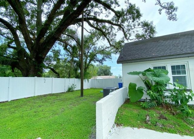 3104 W LAMBRIGHT STREET, Tampa, FL 33614