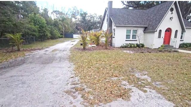 3104 W LAMBRIGHT STREET, Tampa, FL 33614