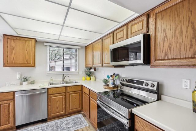 715 S Lake Shore Drive #7F, Lake Geneva, WI 53147