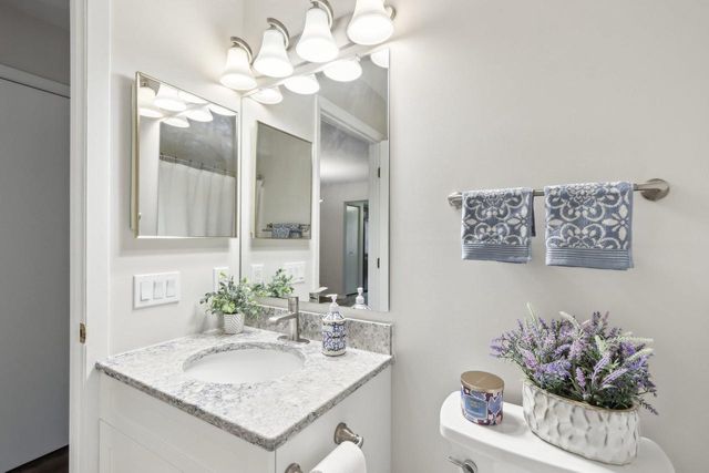 715 S Lake Shore Drive #7F, Lake Geneva, WI 53147