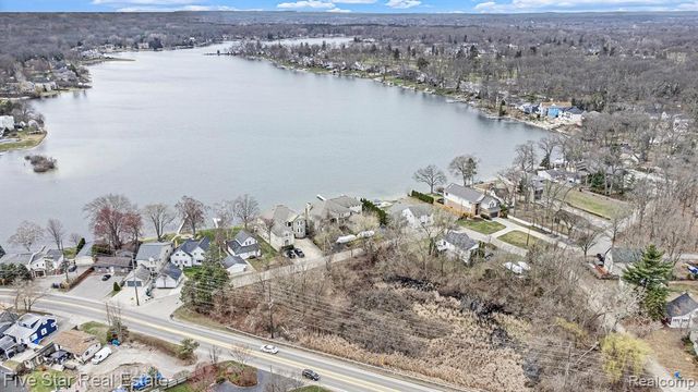 0000 Dickert Street, Commerce Twp, MI 48382