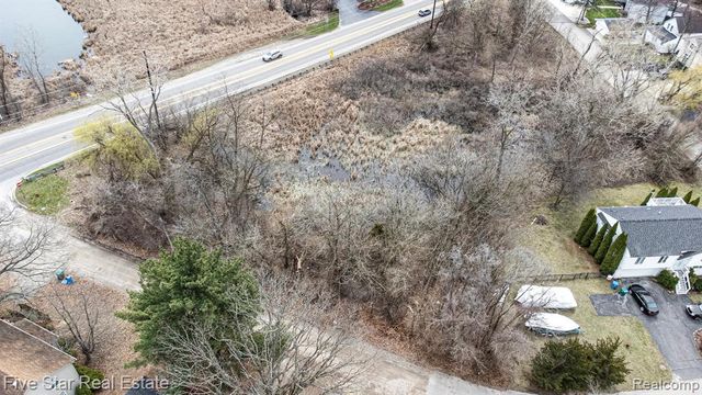 0000 Dickert Street, Commerce Twp, MI 48382