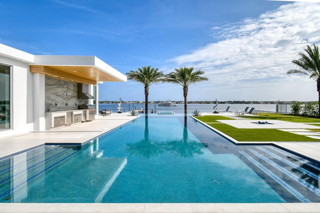 3030 WASHINGTON Road, West Palm Beach, FL 33405