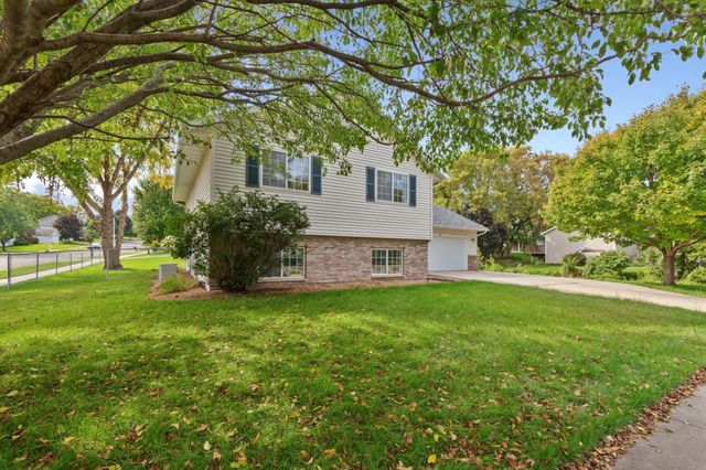 507 43rd Avenue NW, Rochester, MN 55901