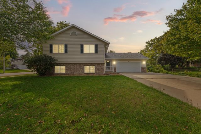 507 43rd Avenue NW, Rochester, MN 55901