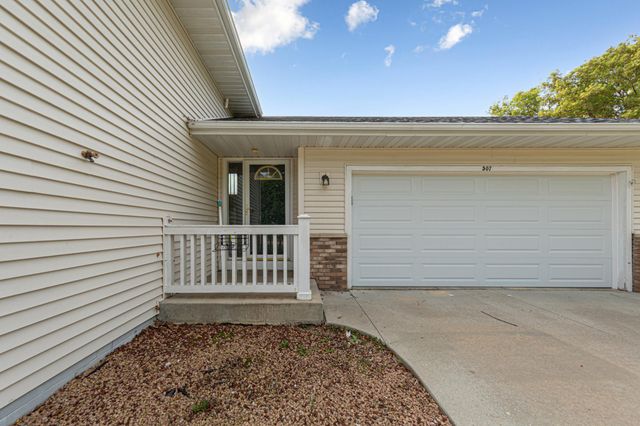 507 43rd Avenue NW, Rochester, MN 55901