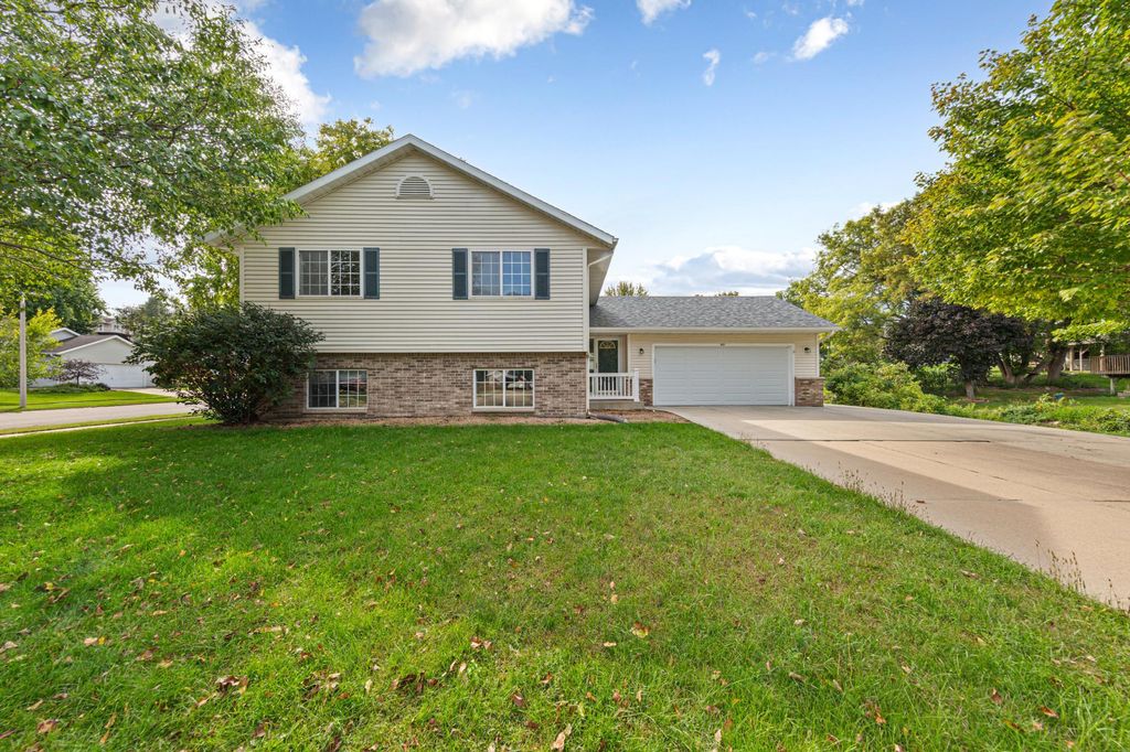 507 43rd Avenue NW, Rochester, MN 55901