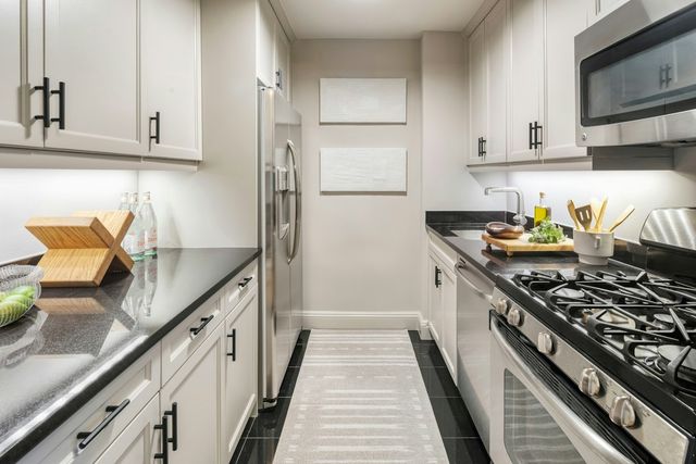 155 W 68th St Apt 607, New York City, NY 10023