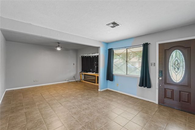 5725 Woodhaven Dr, Corpus Christi, TX 78412