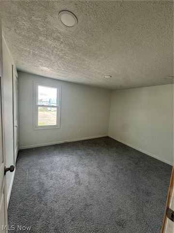 2252 Youngstown Road SE, Warren, OH 44484