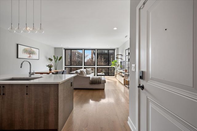 2730 W Armitage Avenue 3E, Chicago, IL 60647