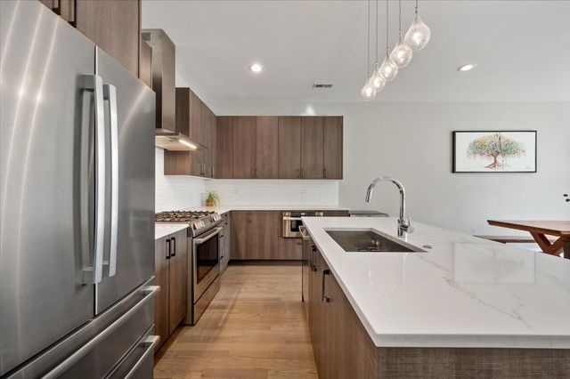 2730 W Armitage Avenue 3E, Chicago, IL 60647