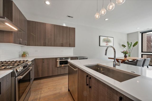 2730 W Armitage Avenue 3E, Chicago, IL 60647