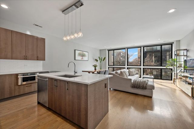 2730 W Armitage Avenue 3E, Chicago, IL 60647