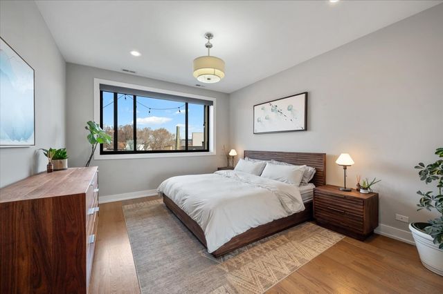 2730 W Armitage Avenue 3E, Chicago, IL 60647